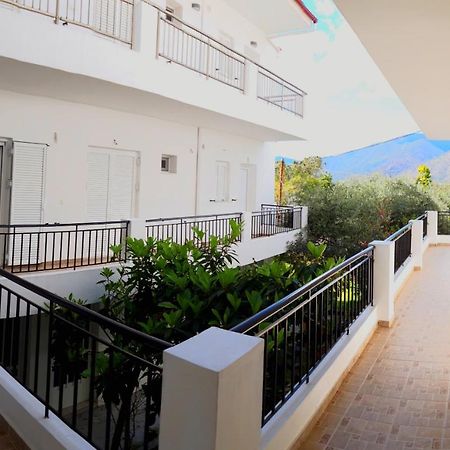 Ενοικιαζόμενα Δωμάτια Γεωργία Σταμούλου Ровиес Экстерьер фото