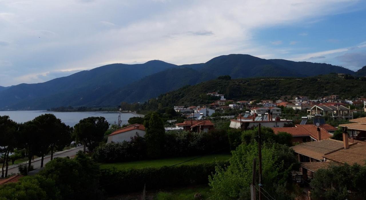 Ενοικιαζόμενα Δωμάτια Γεωργία Σταμούλου Ровиес Экстерьер фото